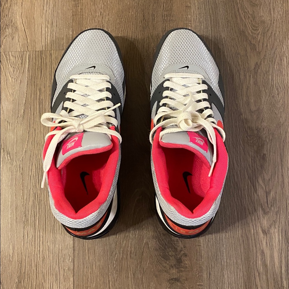 Nike Air Max Navigate sneakers 454249-002. EUC - Picture 6 of 7